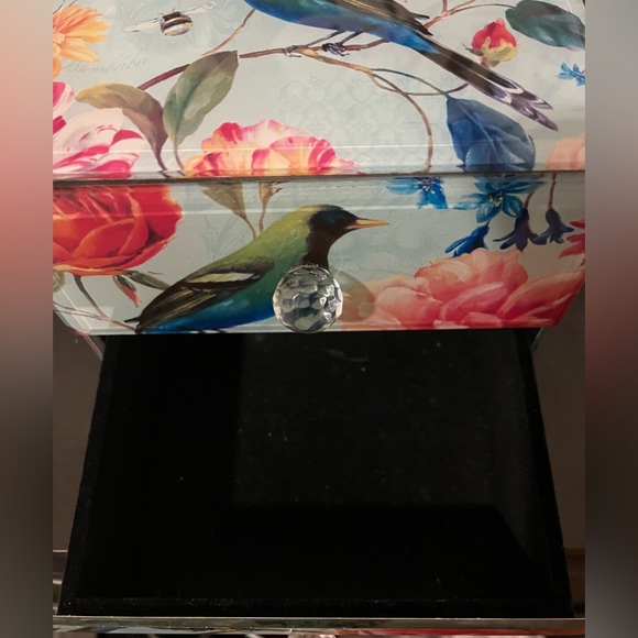 Floral and Bird Design Jewelry Box - Picture 3 of 4